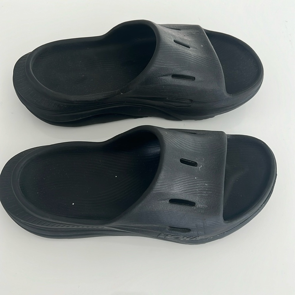 Gently used Hoka slip on sandals